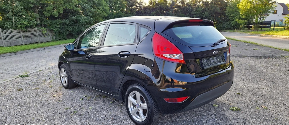 Ford Fiesta cena 19900 przebieg: 211000, rok produkcji 2012 z Świecie małe 191